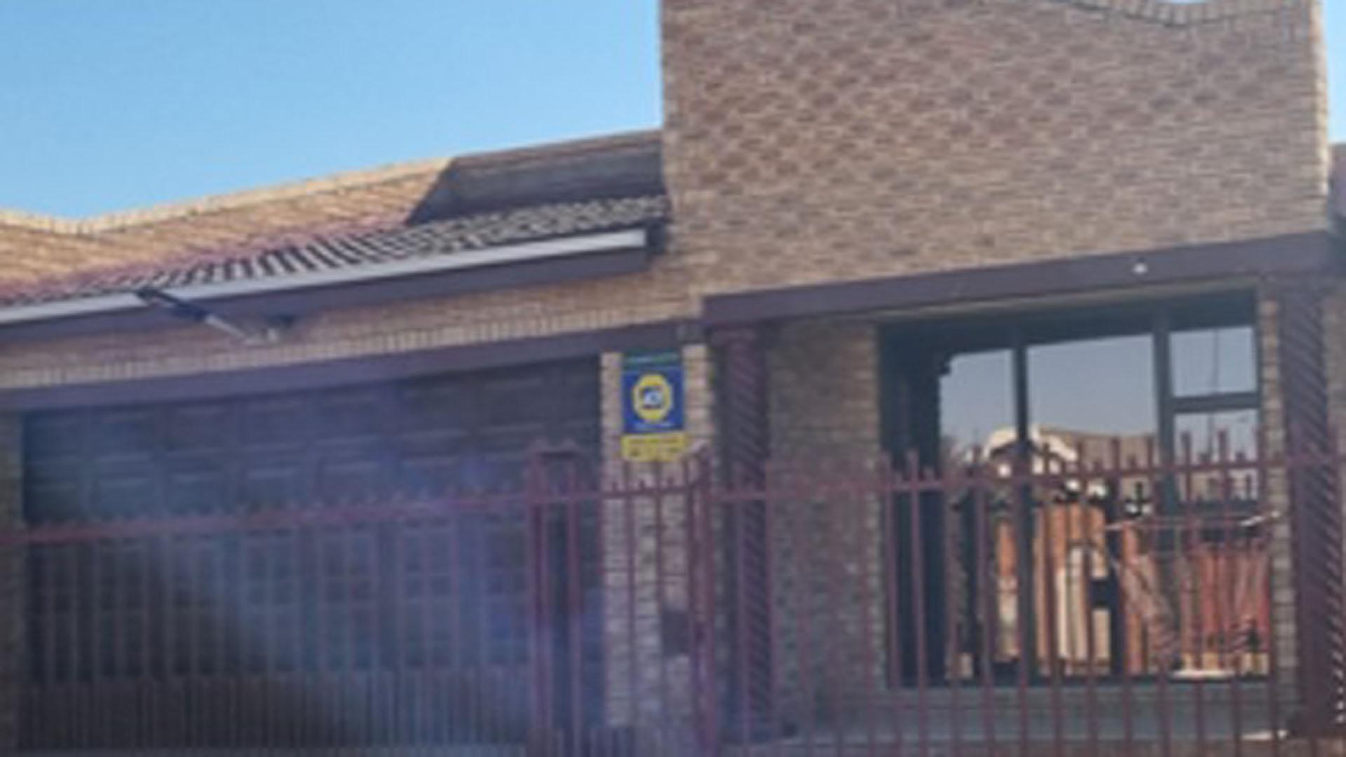 Front View of property in Mangaung