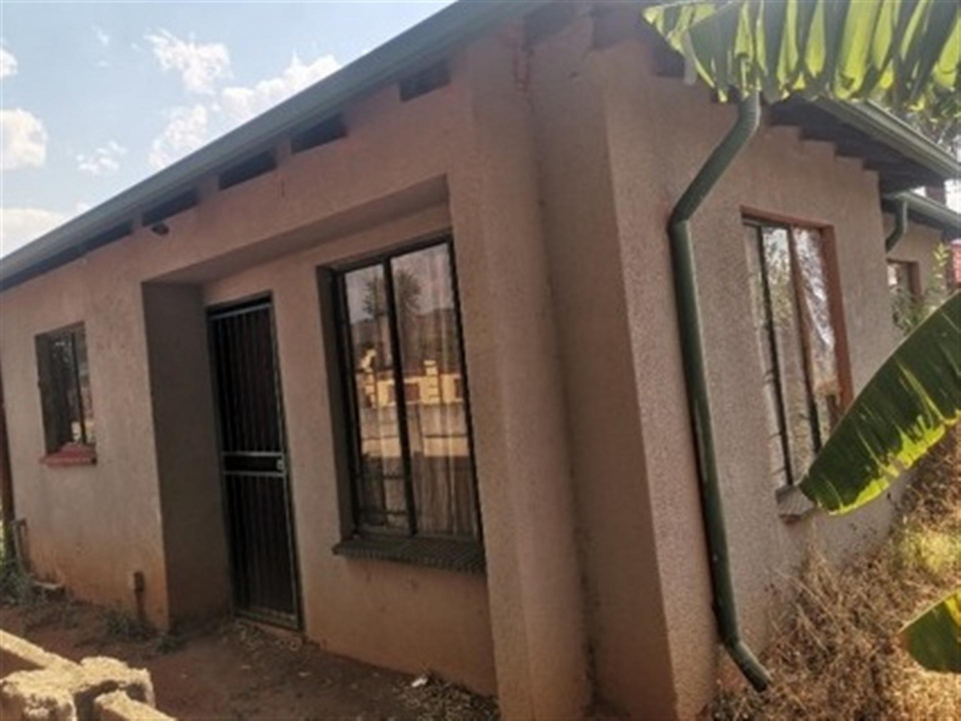 Front View of property in The Orchards
