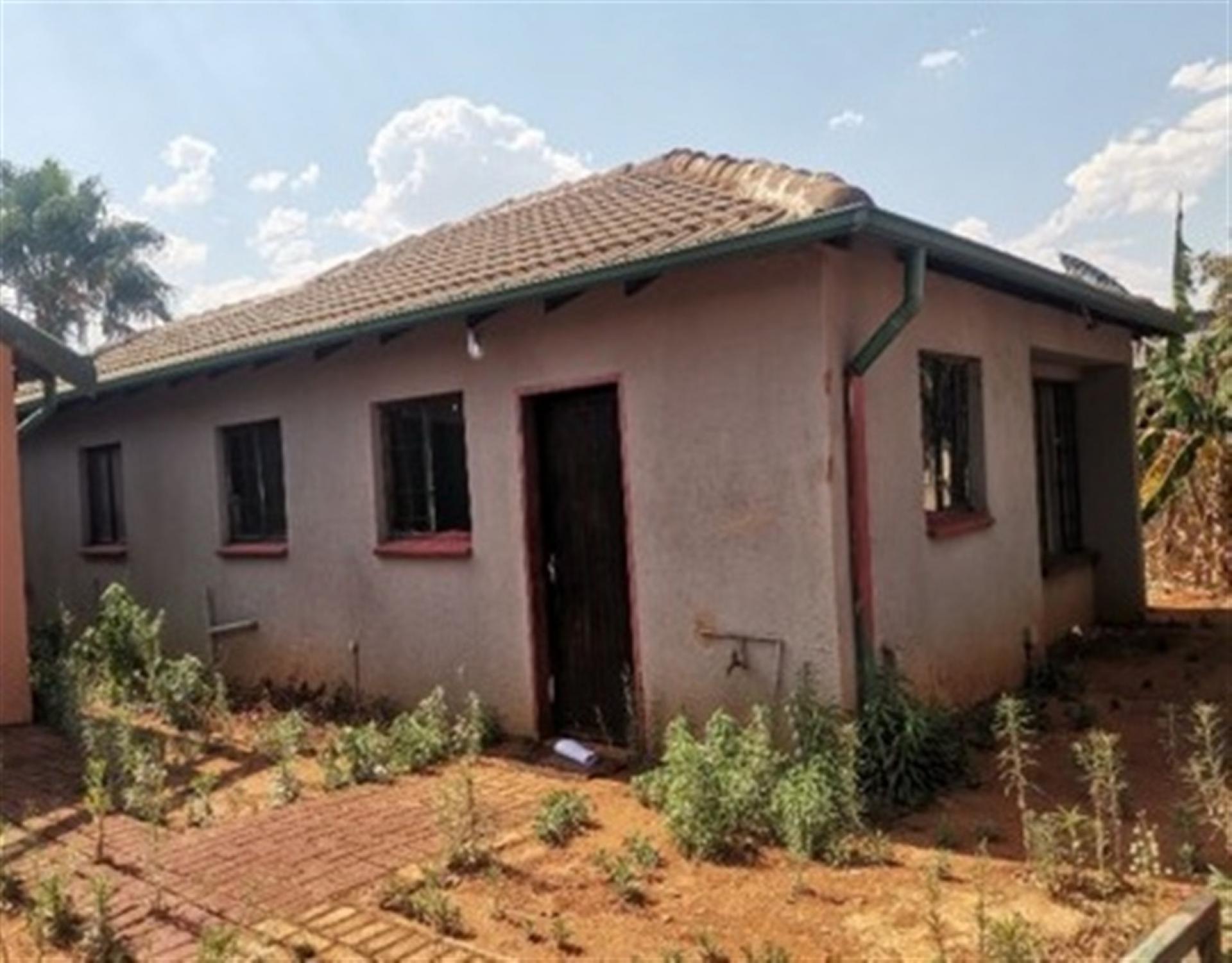 Front View of property in The Orchards