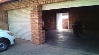 2 Bedroom 2 Bathroom Sec Title to Rent for sale in Rooihuiskraal North