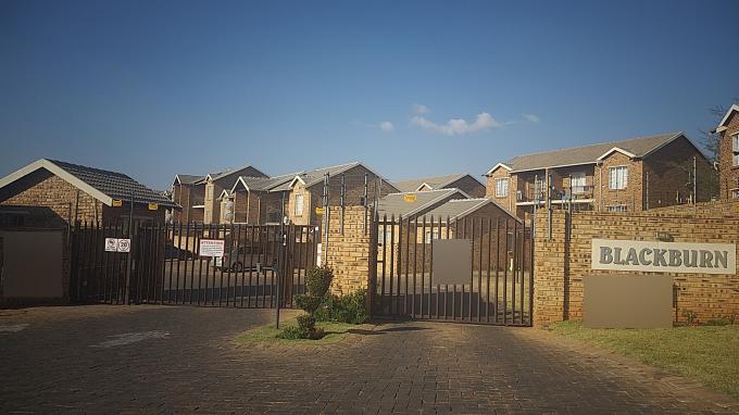 2 Bedroom Sectional Title for Sale For Sale in Chloorkop - Home Sell - MR310548