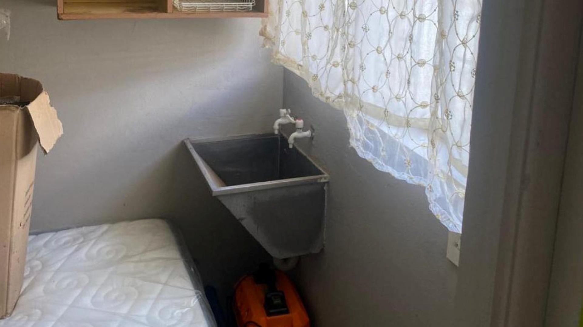 Bed Room 1 of property in Welkom