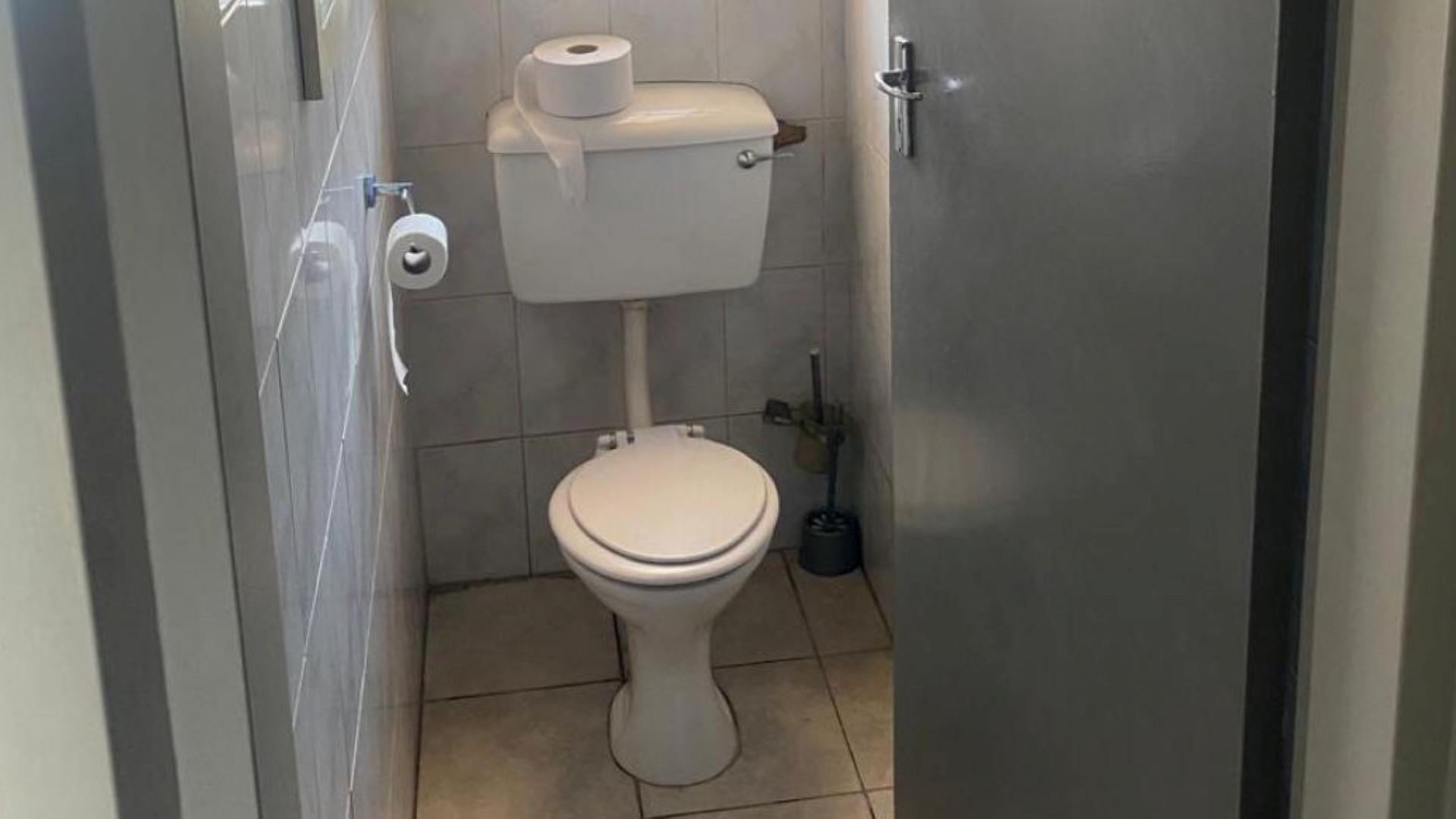 Bathroom 2 of property in Welkom