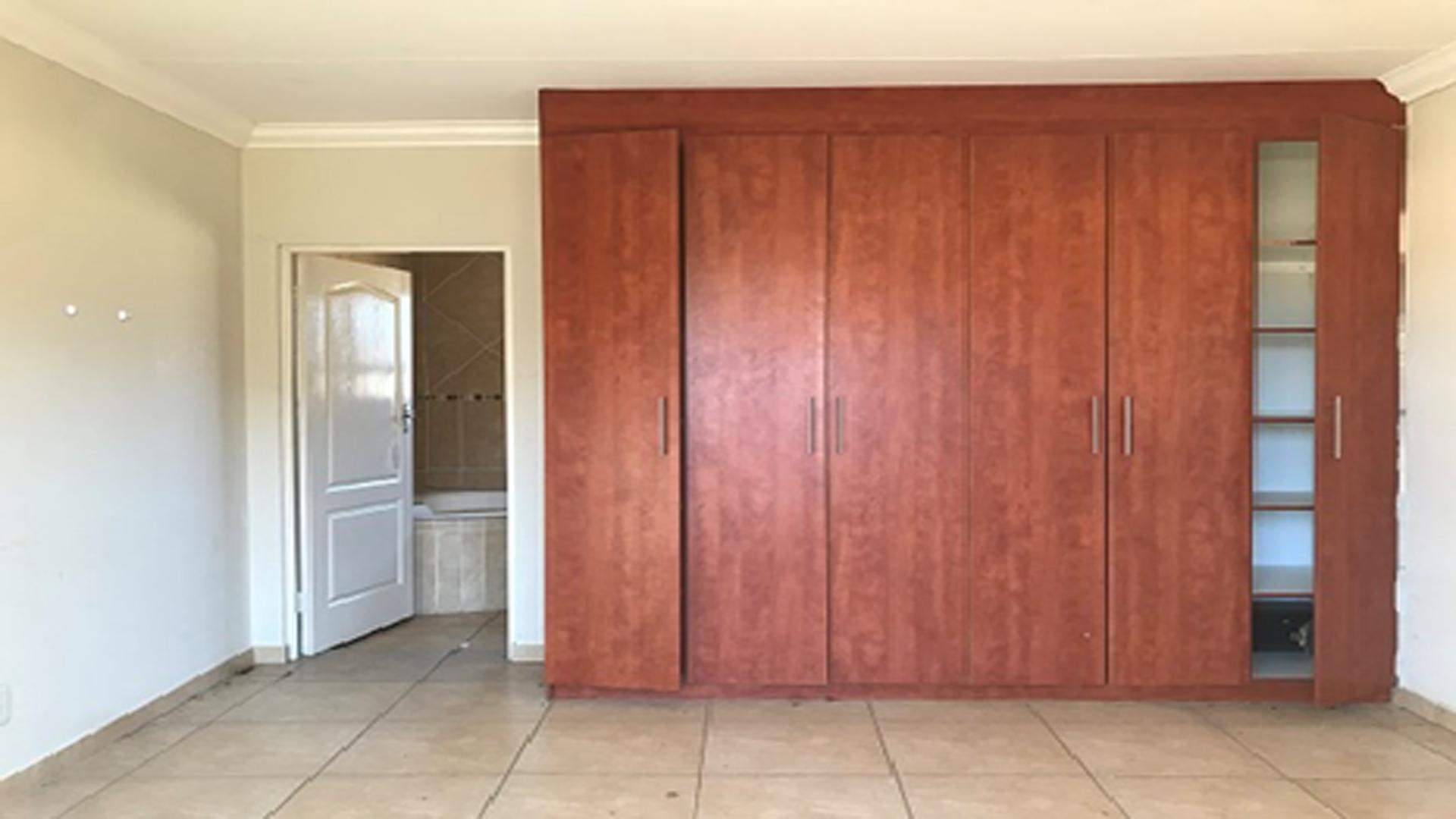 Main Bedroom - 20 square meters of property in Wilkoppies