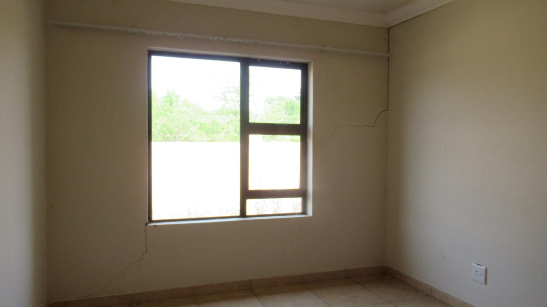 Bed Room 1 - 14 square meters of property in Wilkoppies
