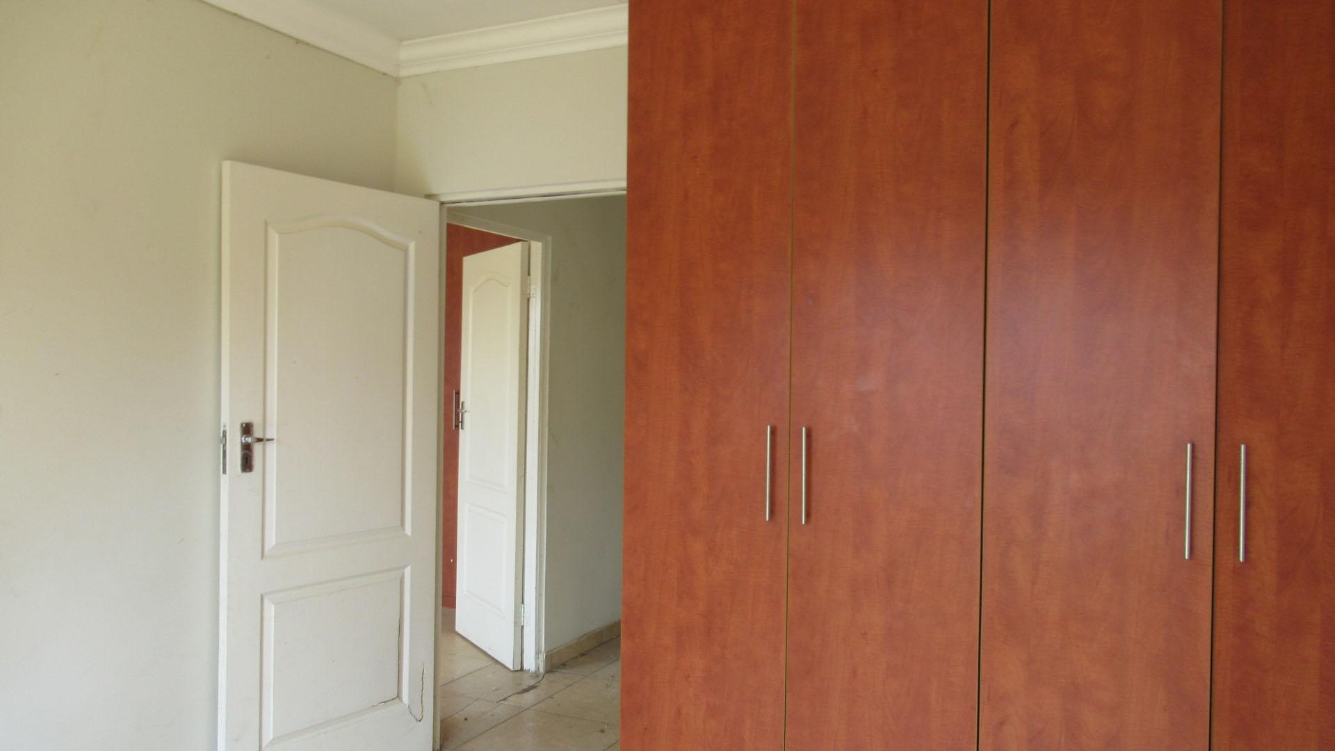 Bed Room 2 - 14 square meters of property in Wilkoppies