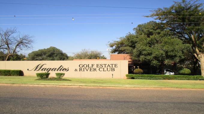 Land for Sale For Sale in Magalies Golf Estate - Home Sell - MR311985