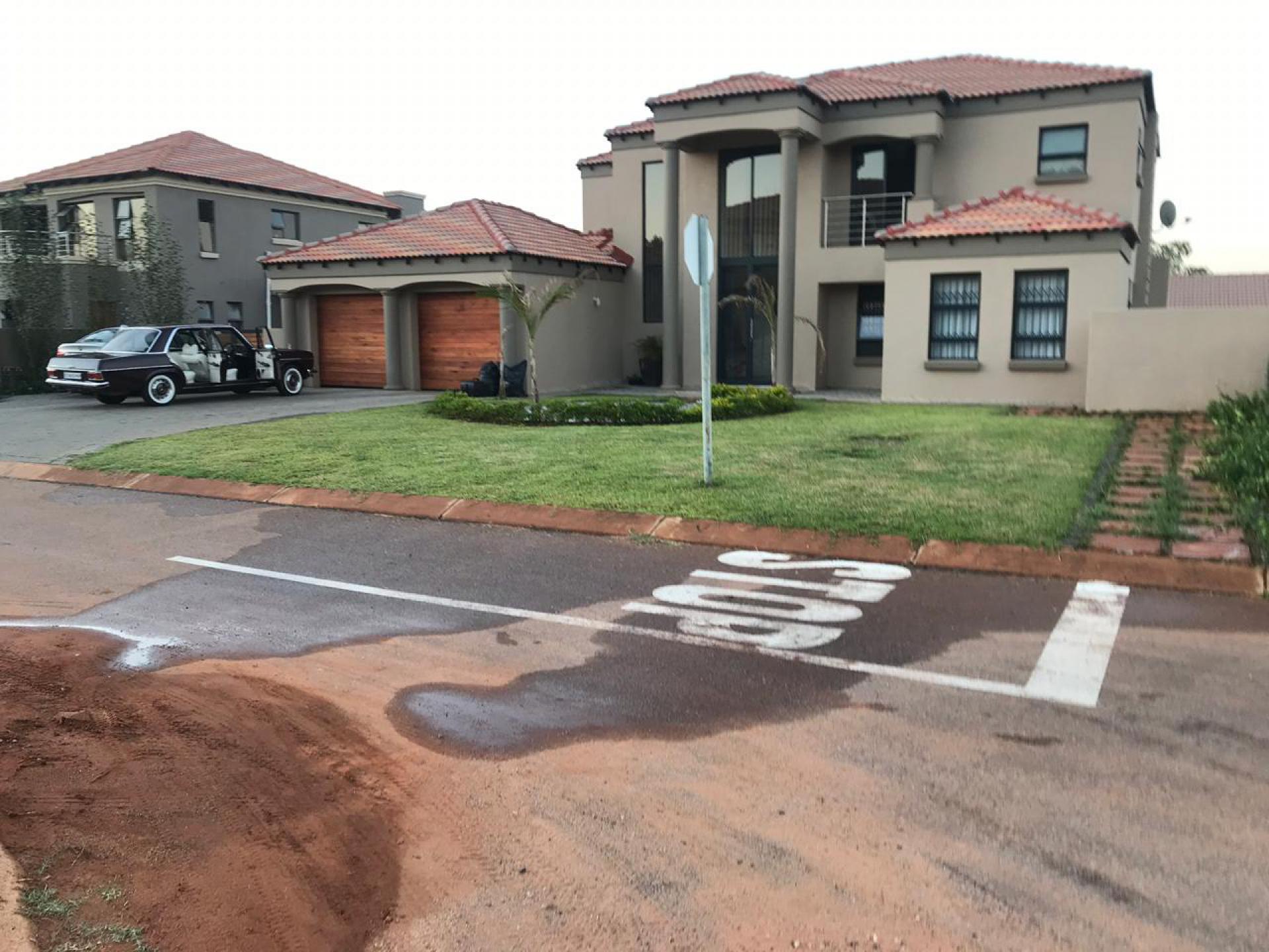 4 Bedroom House for Sale For Sale in Magalies Golf Estate MR312011