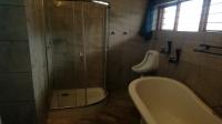 Bathroom 2 of property in Beaufort West