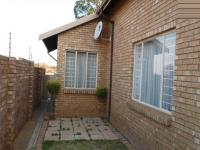 2 Bedroom 2 Bathroom Simplex for Sale for sale in Clubview