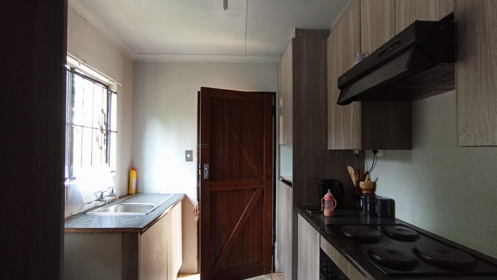 Kitchen - 6 square meters of property in Riverlea - JHB