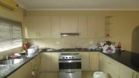 Kitchen - 25 square meters of property in Montclair (Dbn)