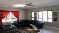 Lounges - 33 square meters of property in Cashan