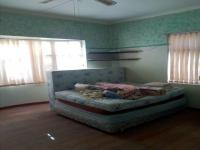 Bed Room 1 of property in Loeriesfontein