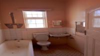 Bathroom 2 of property in Loeriesfontein