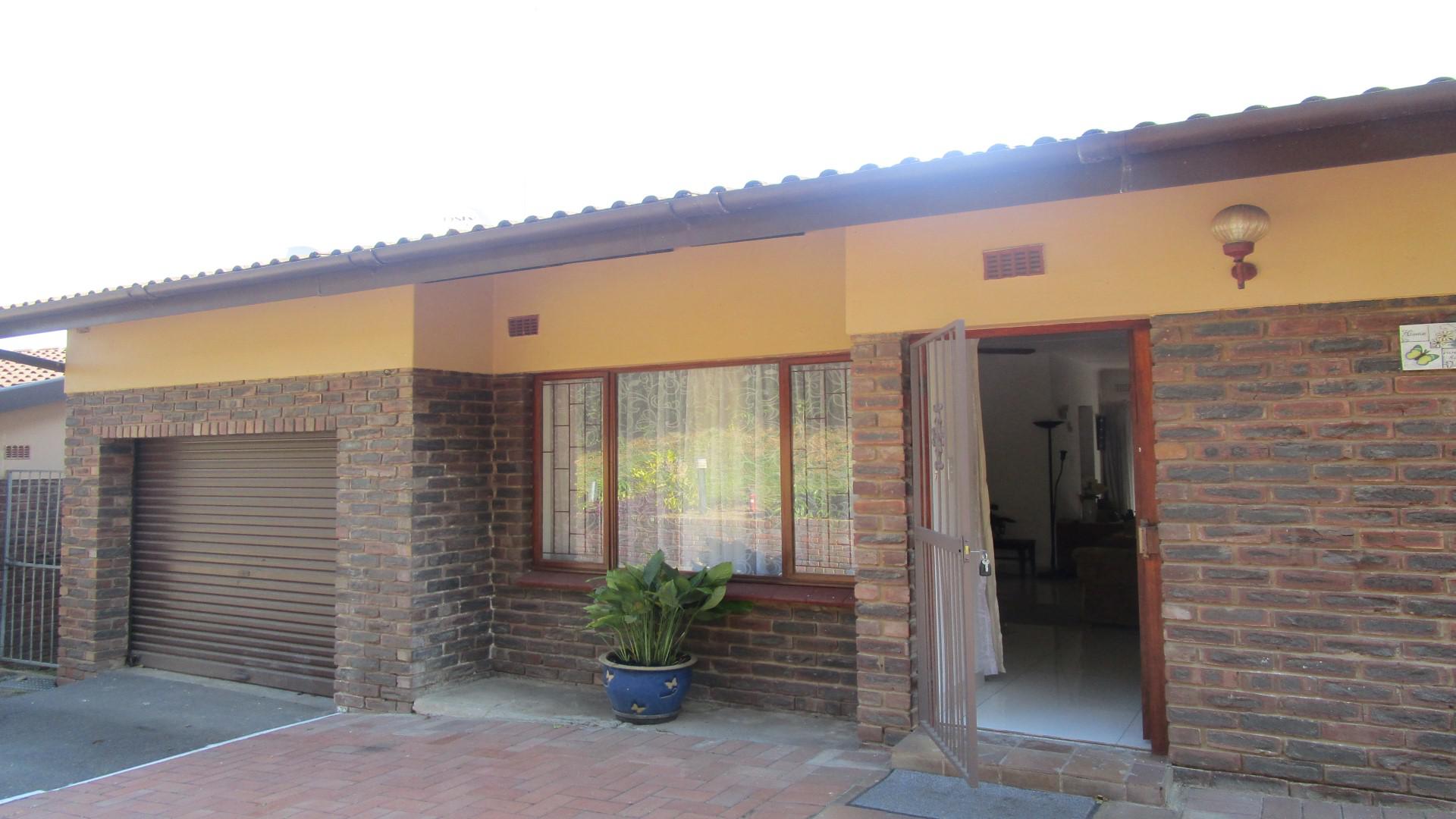 Front View of property in Amanzimtoti 