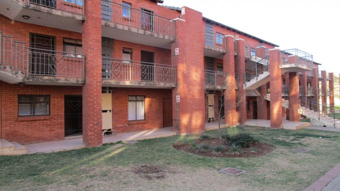2 Bedroom Sectional Title for Sale For Sale in Karenpark - Home Sell - MR313595