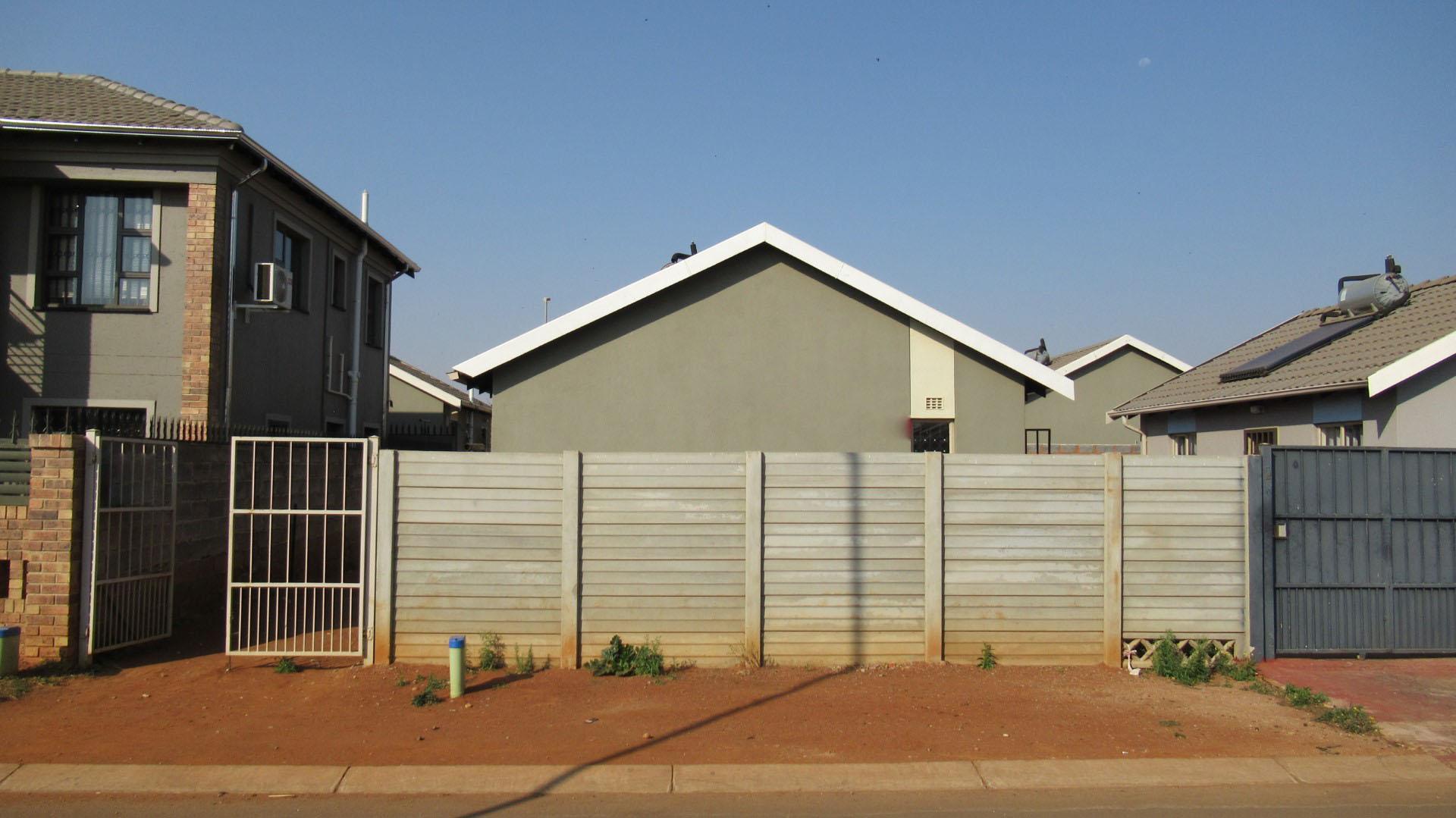 Front View of property in Alberton