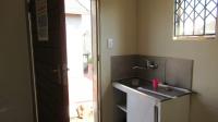 Kitchen - 5 square meters of property in Alberton