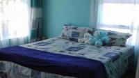 Bed Room 2 - 15 square meters of property in Beacon Bay