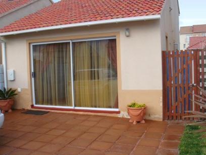 2 Bedroom Simplex for Sale For Sale in Muizenberg   - Home Sell - MR31368