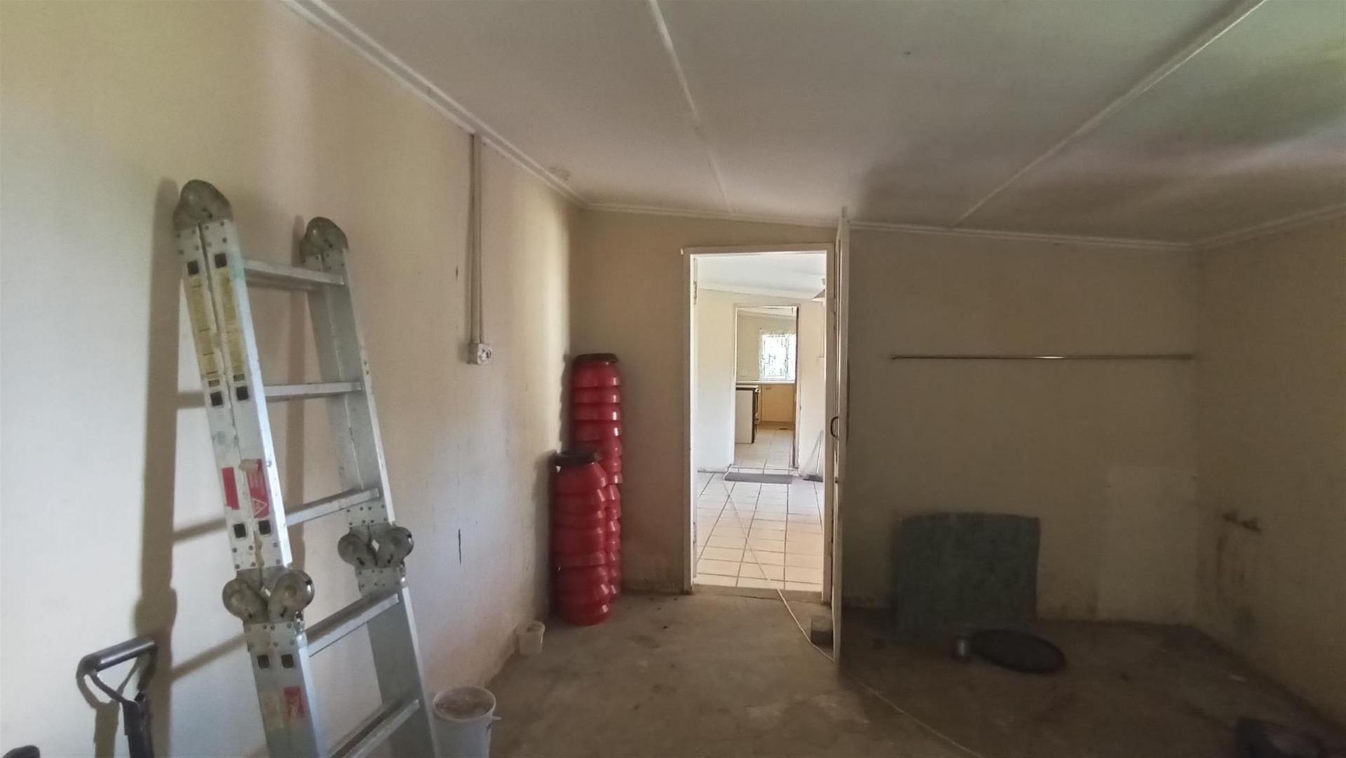 Bed Room 2 - 18 square meters of property in Mooilande AH