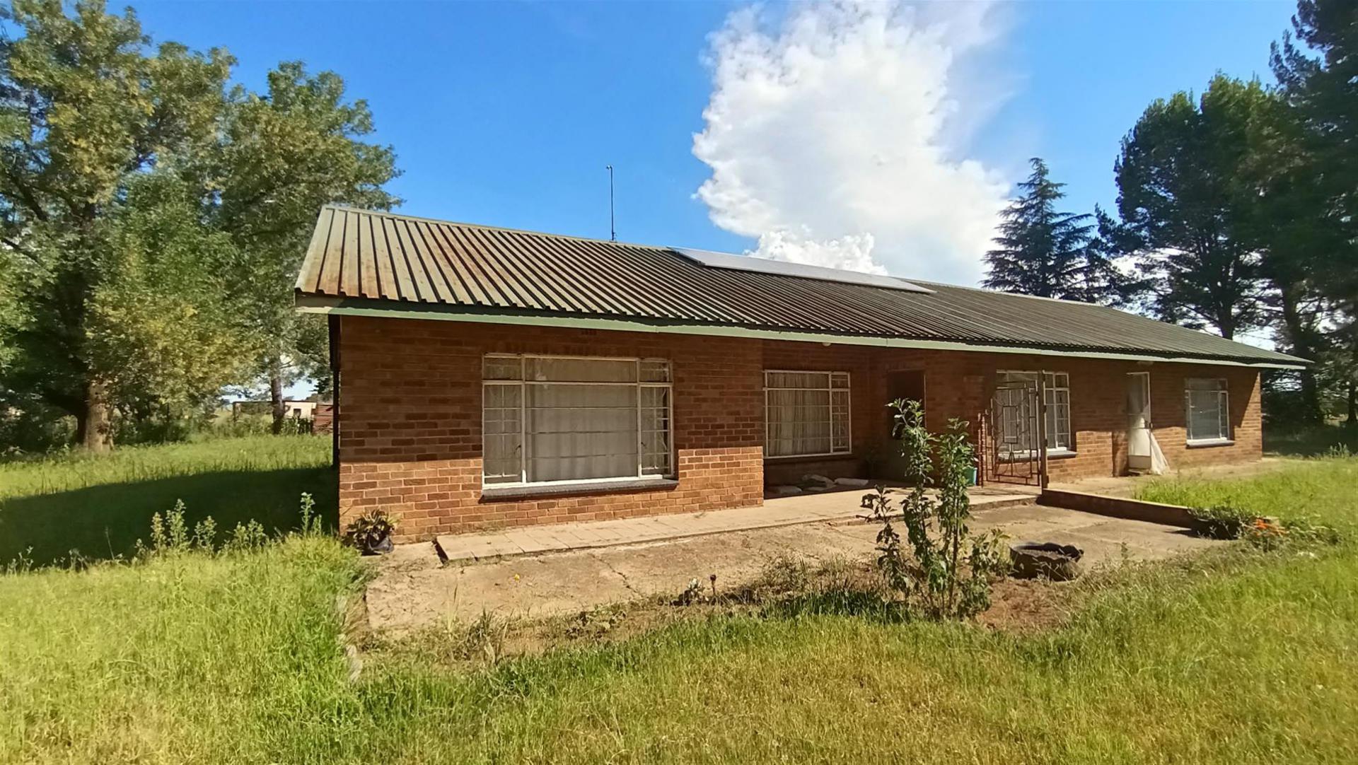 Front View of property in Mooilande AH