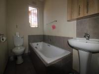 Bathroom 1 - 4 square meters of property in Waterval Estate