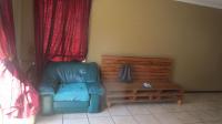 Lounges - 25 square meters of property in Parkdene (JHB)