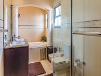 Main Bathroom - 15 square meters of property in Plantations
