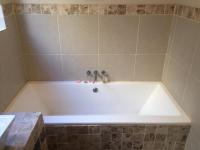 Bathroom 1 - 6 square meters of property in Rangeview