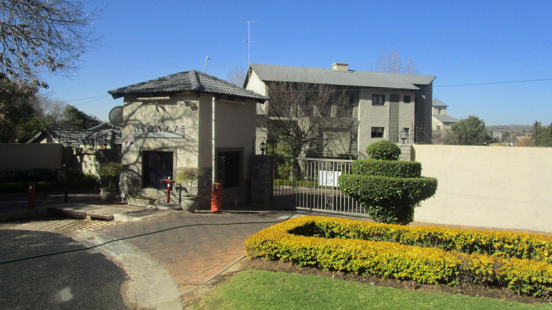 Front View of property in Paulshof