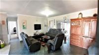 Lounges - 28 square meters of property in Rangeview