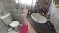 Main Bathroom - 4 square meters of property in Rangeview