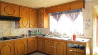 Kitchen - 12 square meters of property in Saulsville