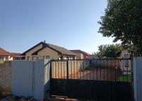 Front View of property in Lakeside - (Vereeniging)