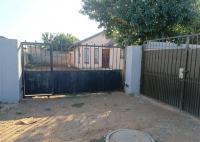 Front View of property in Lakeside - (Vereeniging)