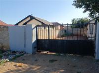 Front View of property in Lakeside - (Vereeniging)