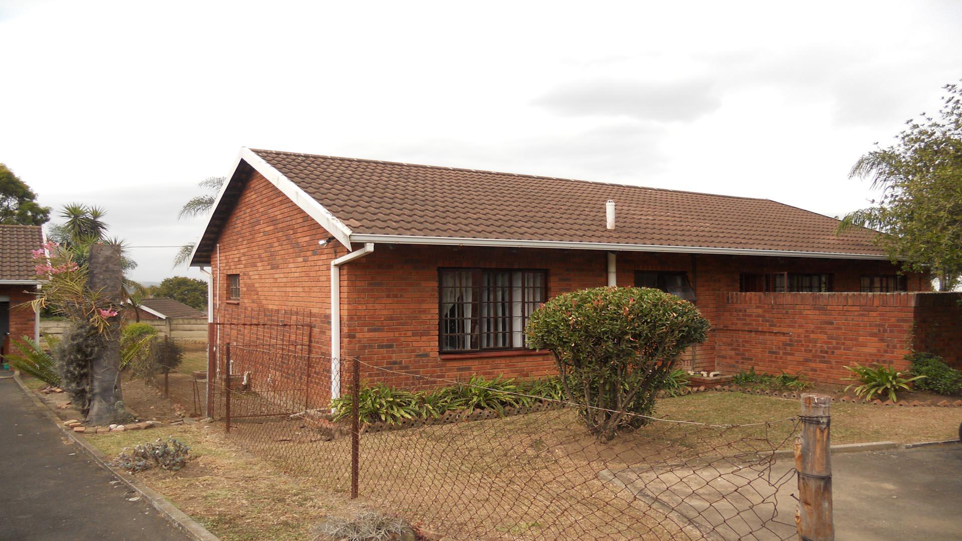 Front View of property in Lincoln Meade