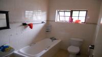 Bathroom 1 - 5 square meters of property in Lincoln Meade