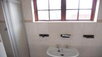 Main Bathroom - 4 square meters of property in Lincoln Meade