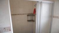 Main Bathroom - 4 square meters of property in Lincoln Meade