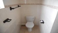 Main Bathroom - 4 square meters of property in Lincoln Meade