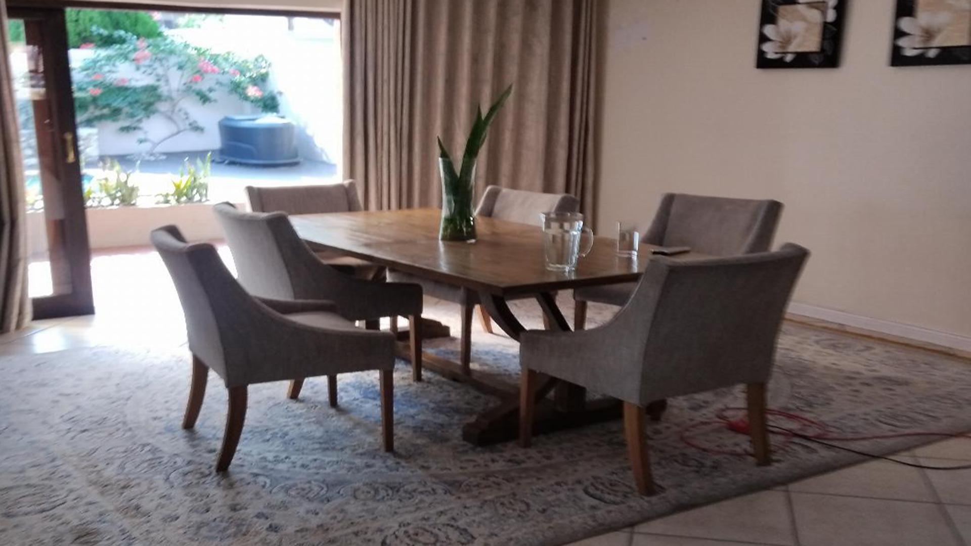 Dining Room of property in Rooihuiskraal North