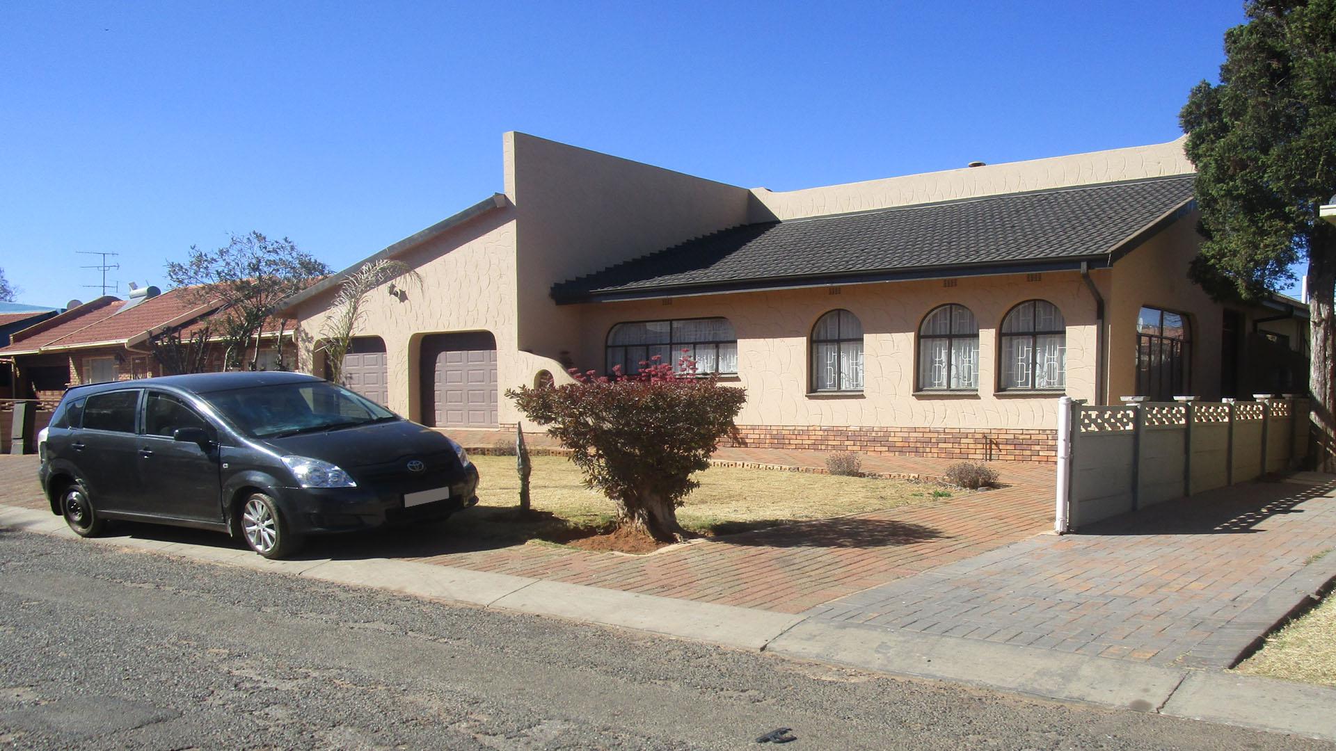 Front View of property in Lenasia South