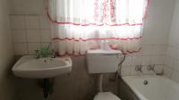 Bathroom 1 - 5 square meters of property in Soweto