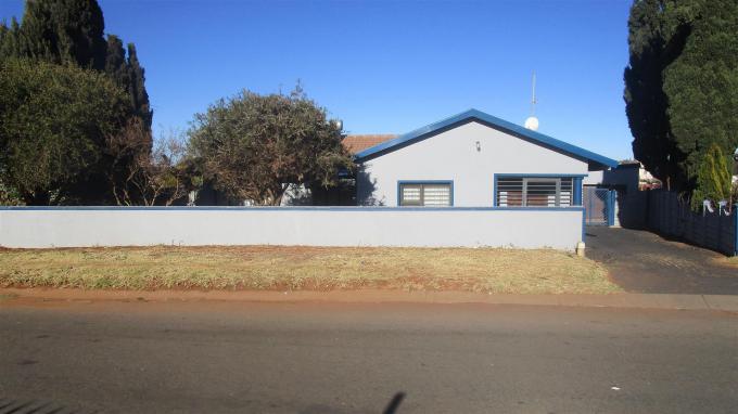 3 Bedroom House for Sale For Sale in Lenasia South - Home Sell - MR316338