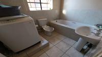 Bathroom 1 of property in Heidedal