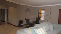Lounges - 48 square meters of property in Brackendowns