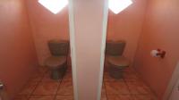 Bathroom 1 - 9 square meters of property in De Deur